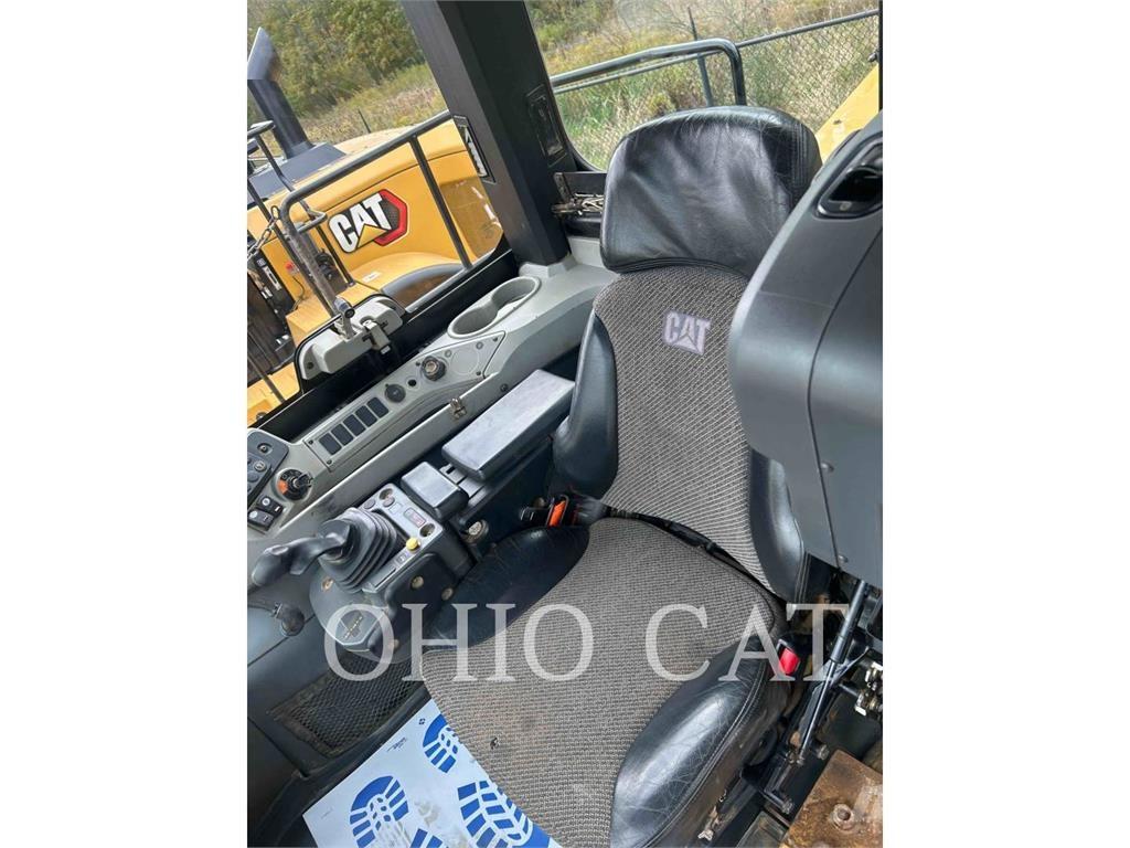 CAT 815K 輪式推土機