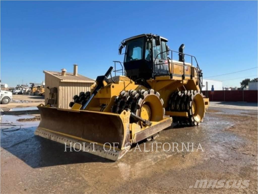 CAT 825K 土壤壓實機