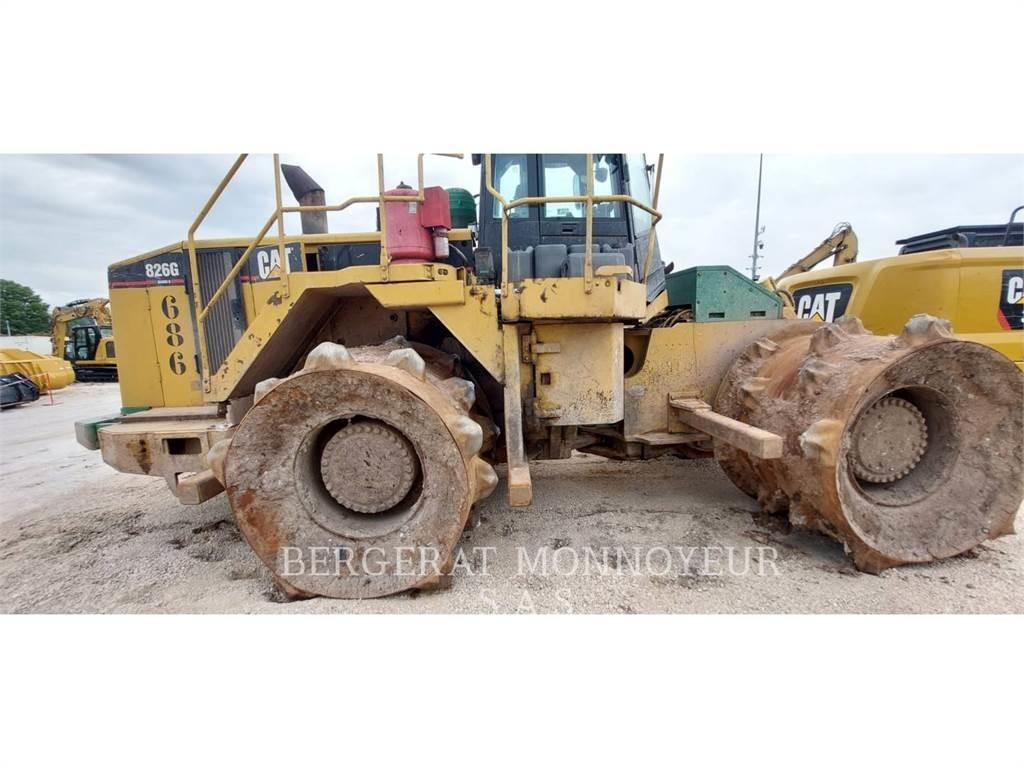 CAT 826G II 輪式推土機