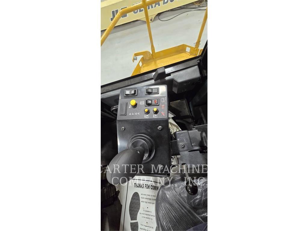 CAT 826H RBLD 土壤壓實機