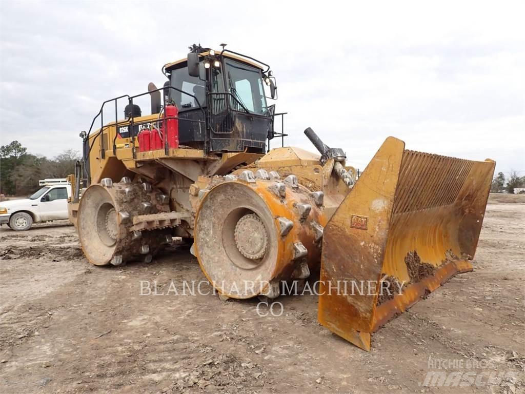 CAT 826K 土壤壓實機