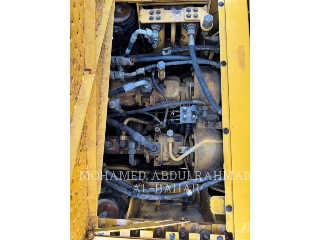 CAT 834F 輪式推土機