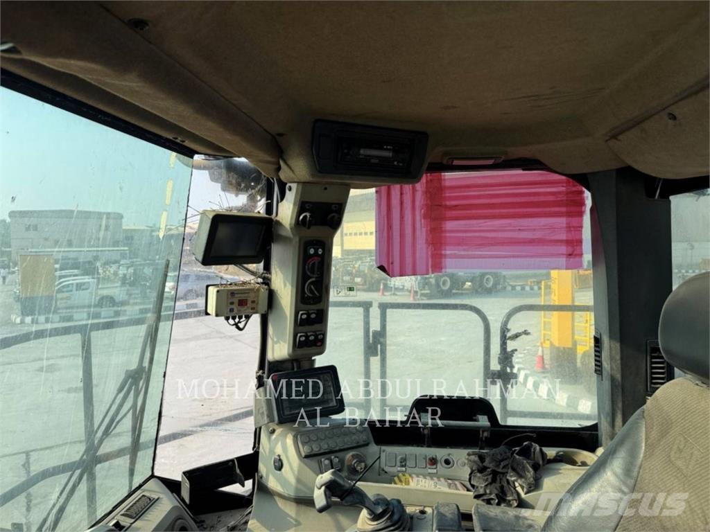 CAT 834K 輪式推土機