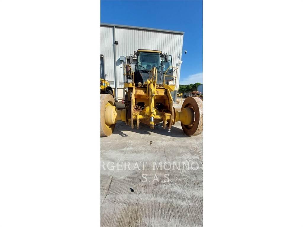 CAT 836K 輪式推土機