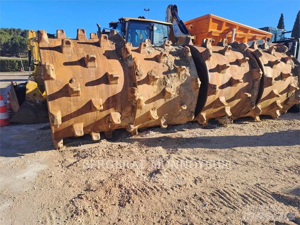 CAT 836K 輪式推土機