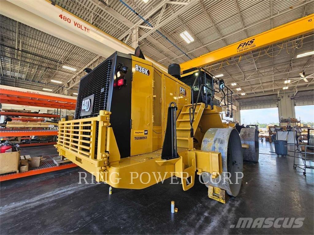 CAT 836K 土壤壓實機