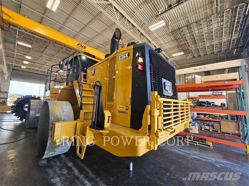 CAT 836K 土壤壓實機