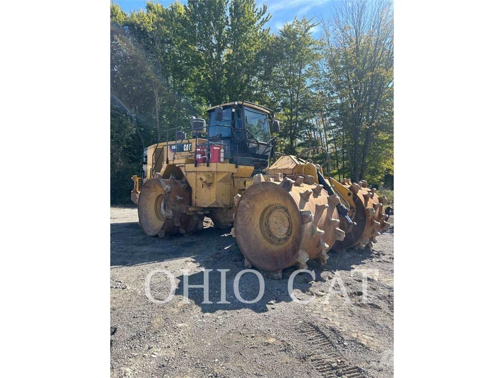 CAT 836K 輪式推土機