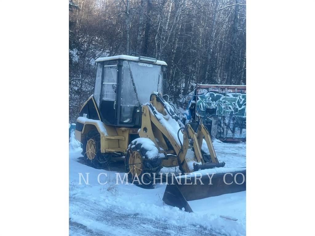 CAT 902 輪胎式裝載機