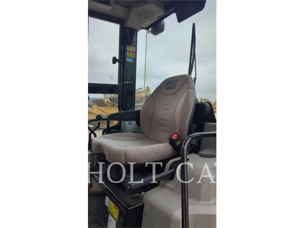 CAT 903C 輪胎式裝載機