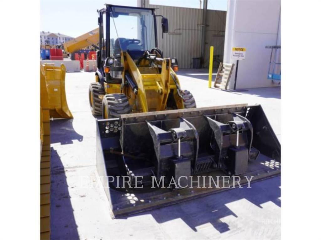 CAT 903C2 輪胎式裝載機