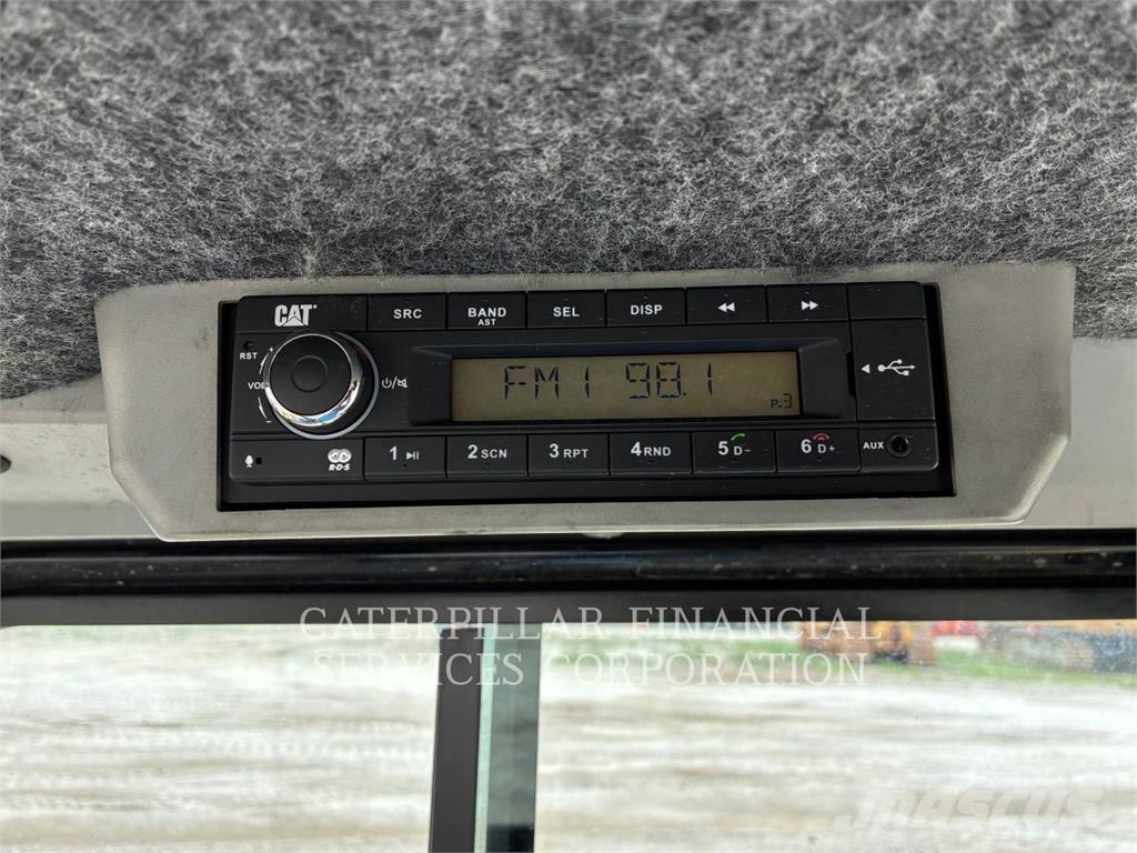 CAT 903D 輪胎式裝載機