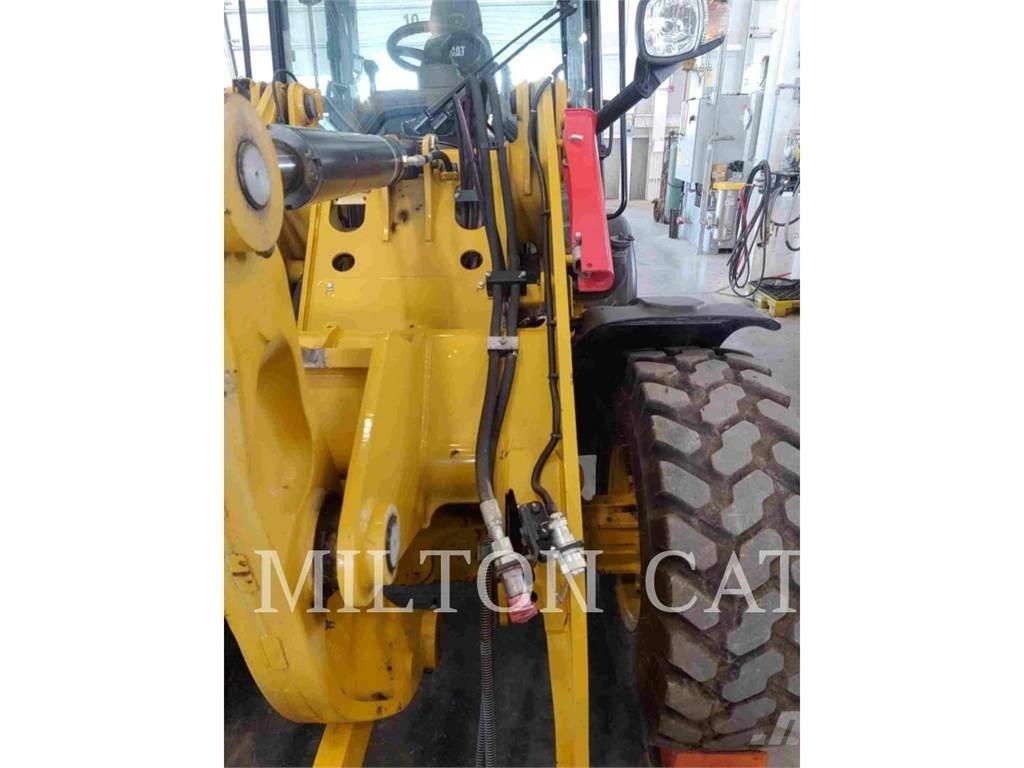 CAT 906 輪胎式裝載機