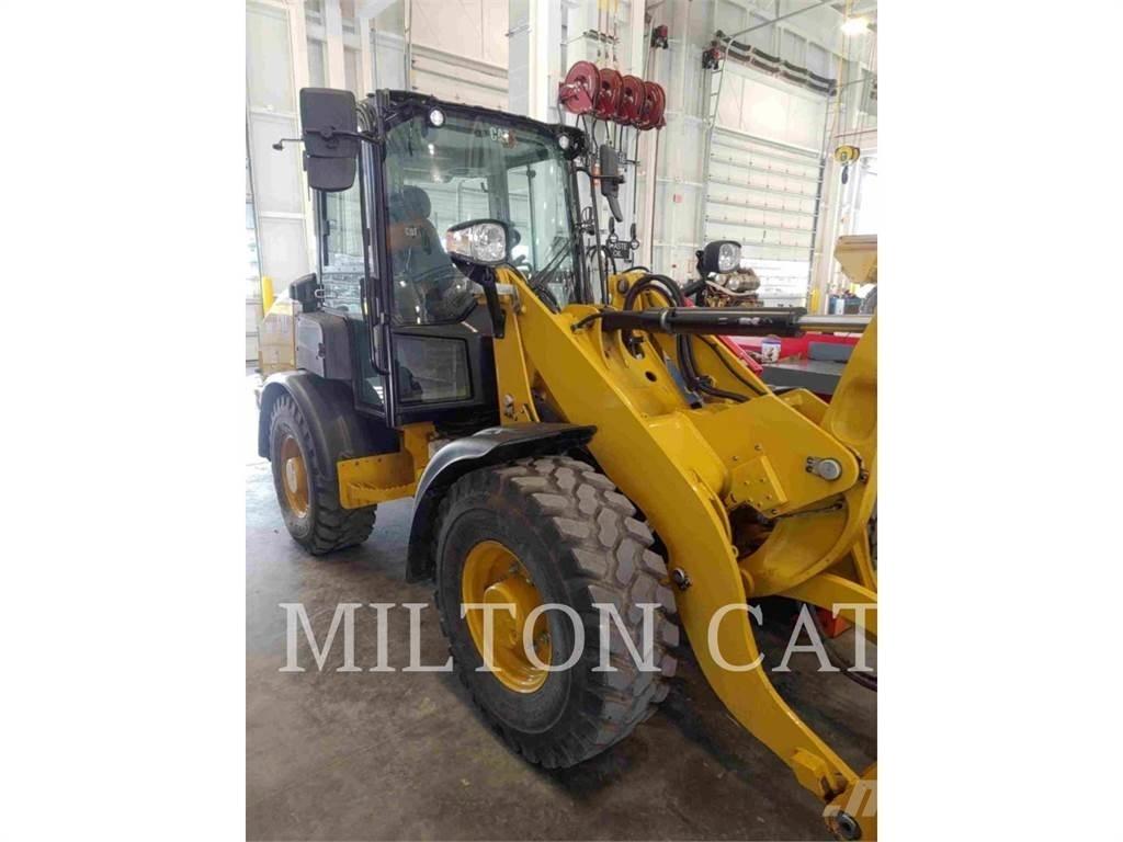 CAT 906 輪胎式裝載機
