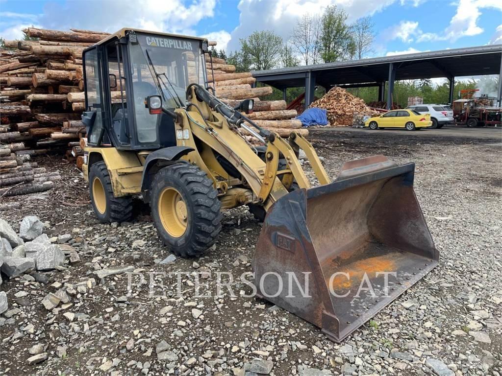 CAT 906 輪胎式裝載機