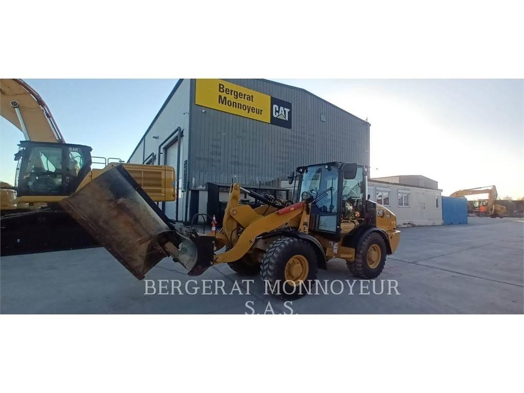 CAT 906 輪胎式裝載機