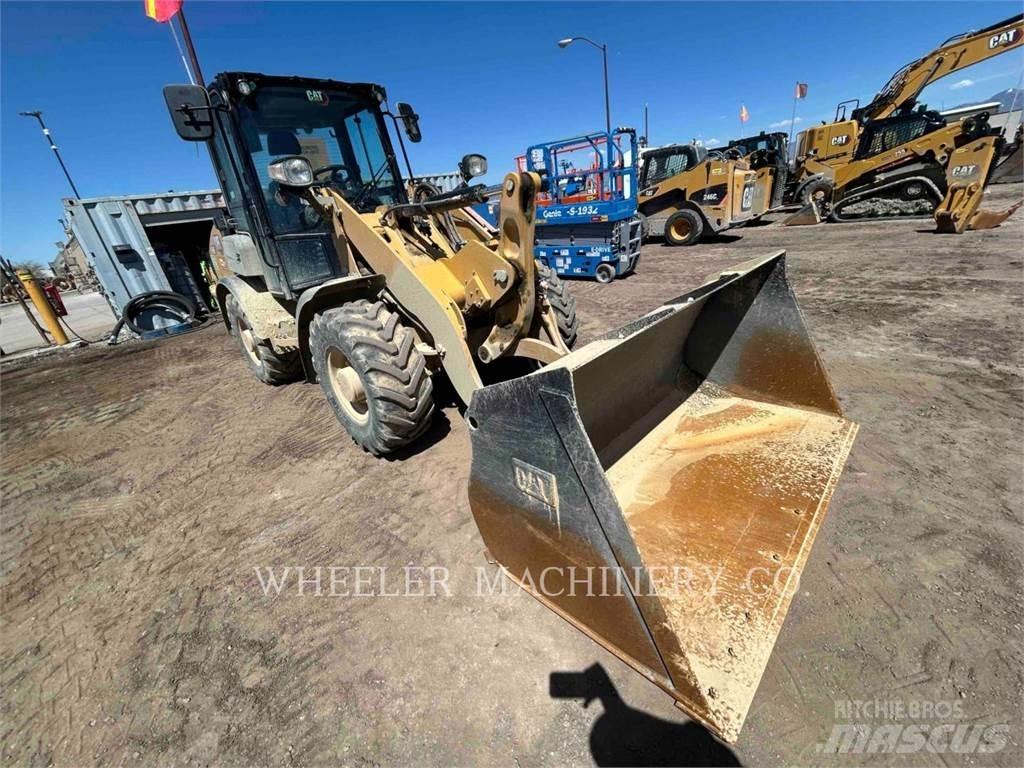 CAT 906 輪胎式裝載機