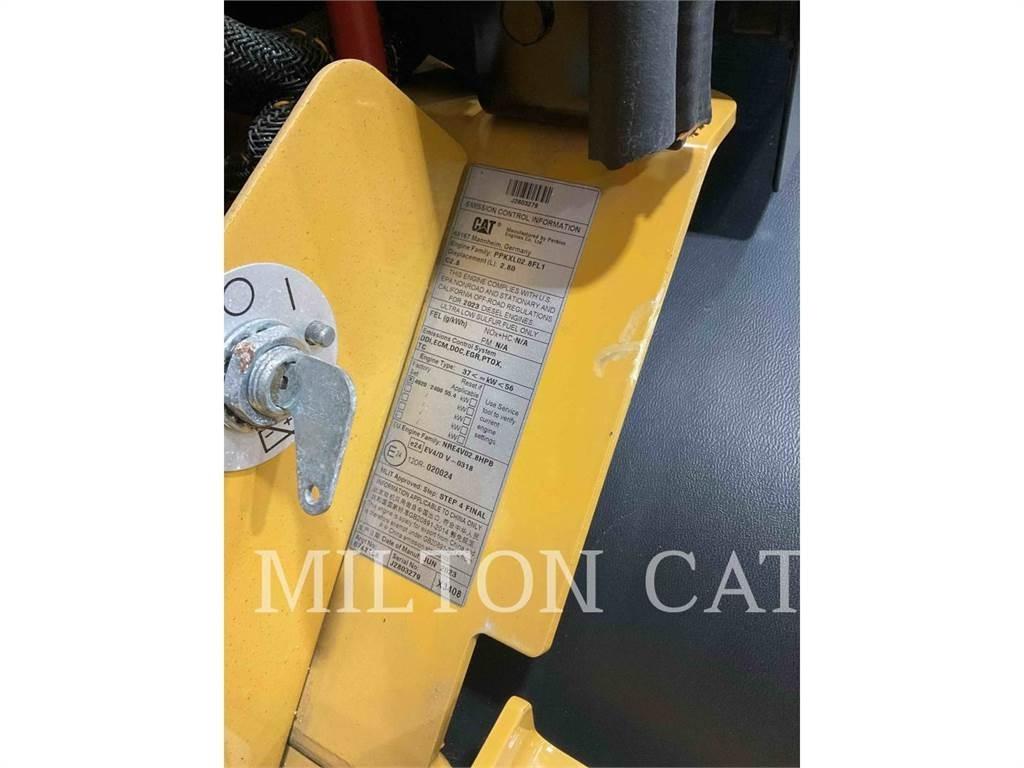 CAT 906 輪胎式裝載機
