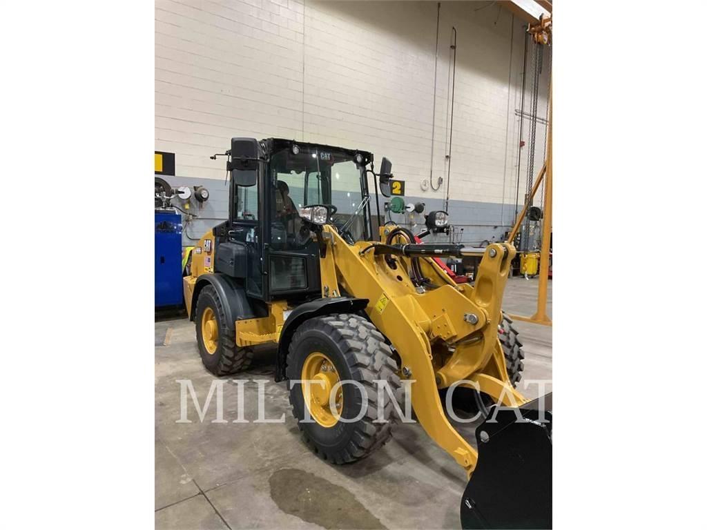 CAT 906 輪胎式裝載機