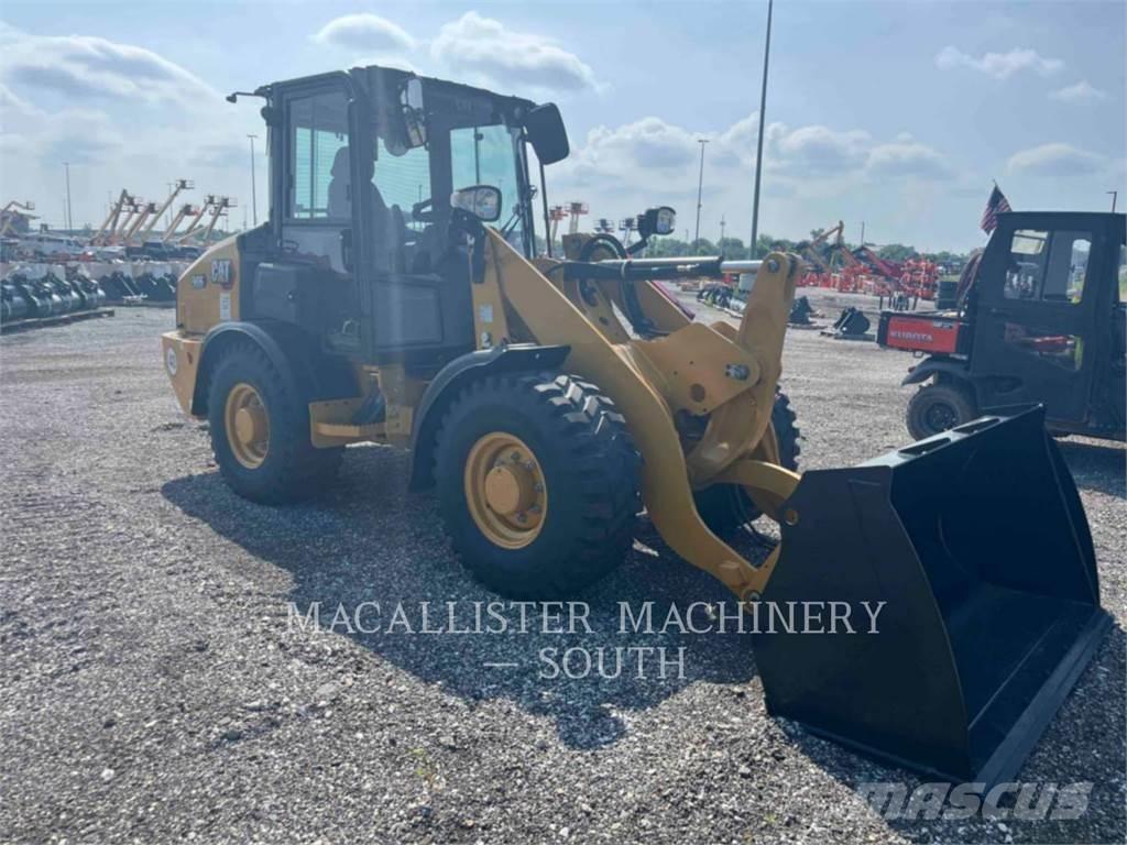 CAT 906 輪胎式裝載機