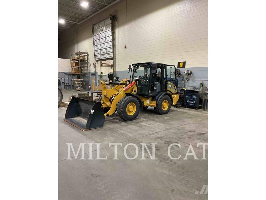 CAT 906 輪胎式裝載機