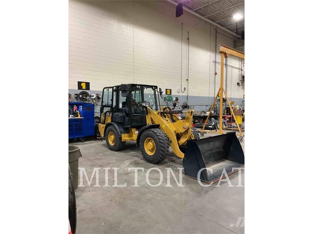 CAT 906 輪胎式裝載機