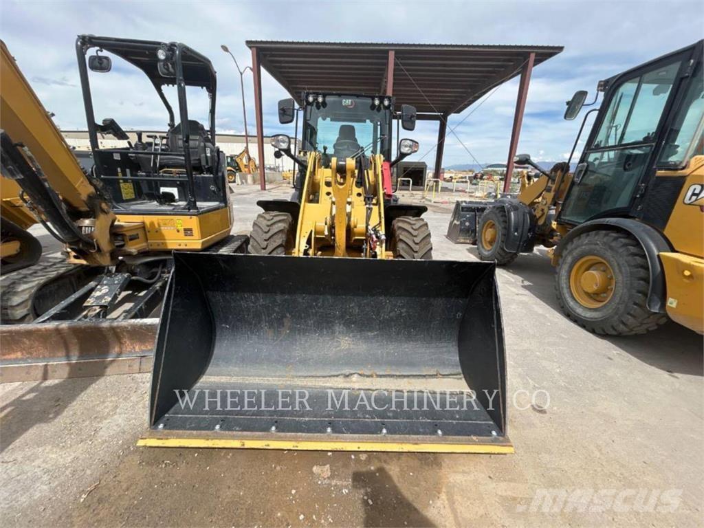 CAT 906 輪胎式裝載機