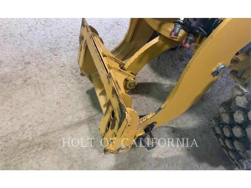 CAT 906 輪胎式裝載機