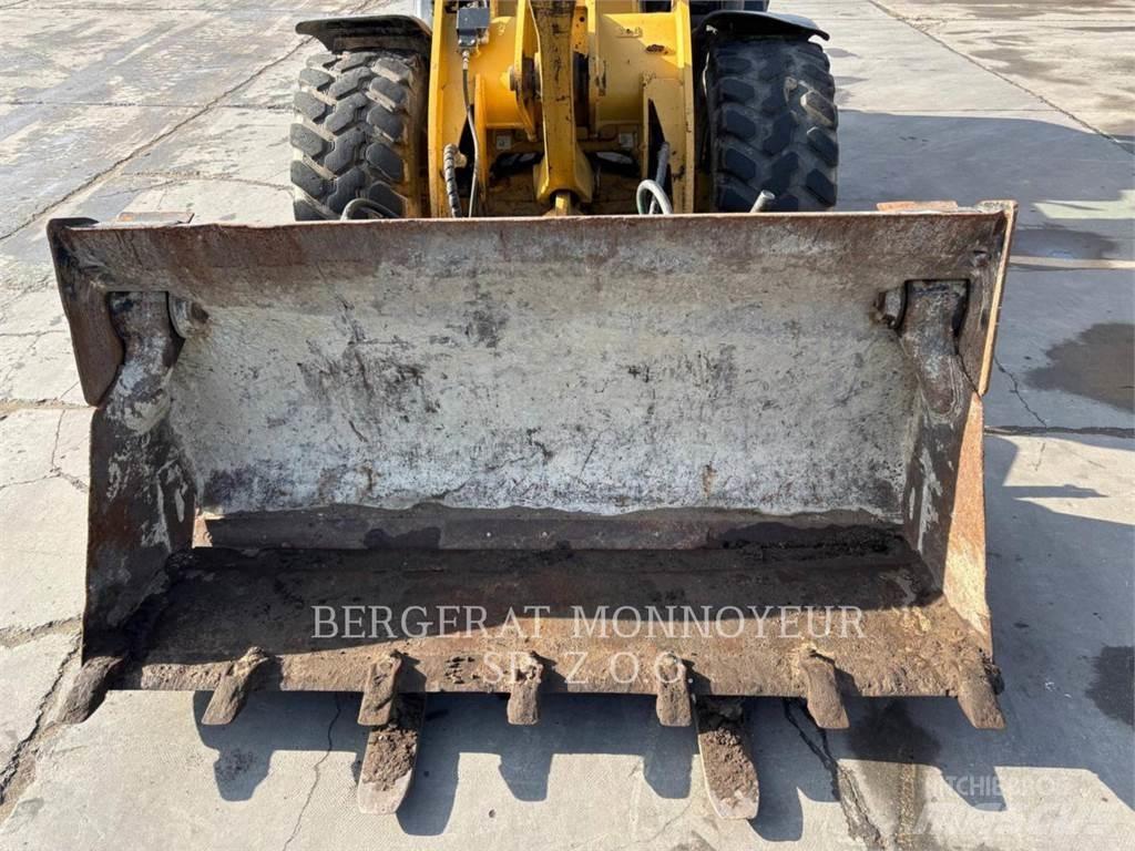 CAT 906H2 輪胎式裝載機