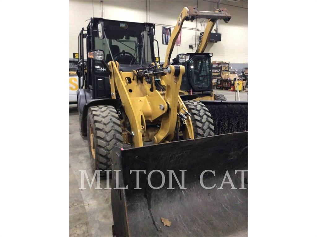 CAT 906M 輪胎式裝載機