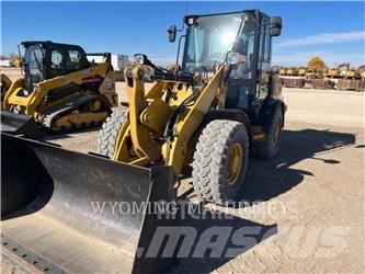 CAT 906M 輪胎式裝載機