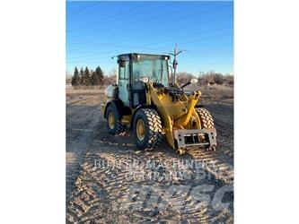 CAT 906M 輪胎式裝載機
