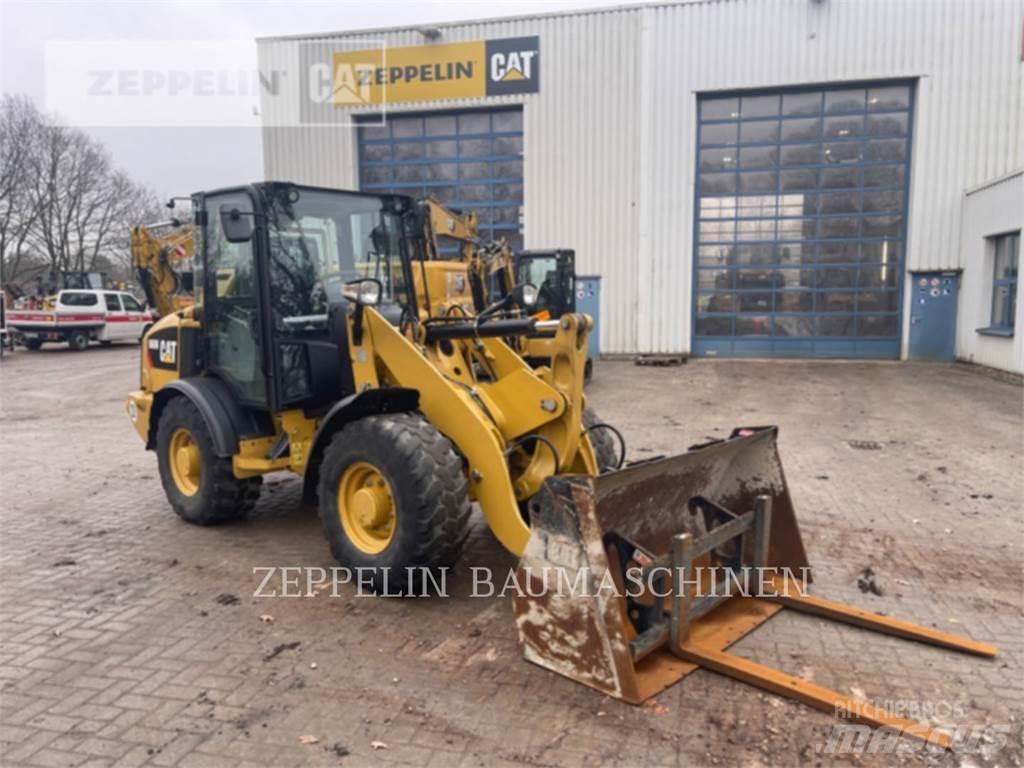 CAT 906M 輪胎式裝載機