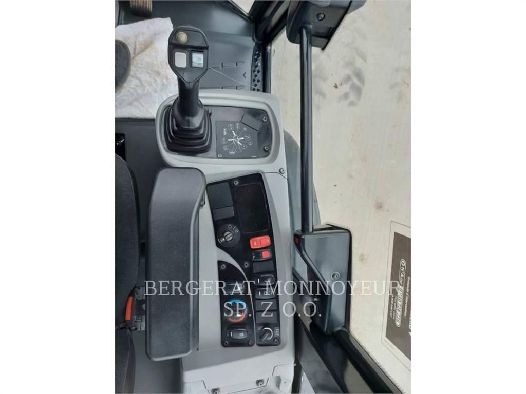 CAT 906M 輪胎式裝載機