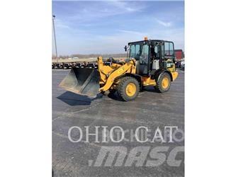 CAT 906M 小型裝載機