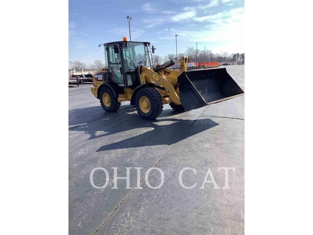 CAT 906M 小型裝載機