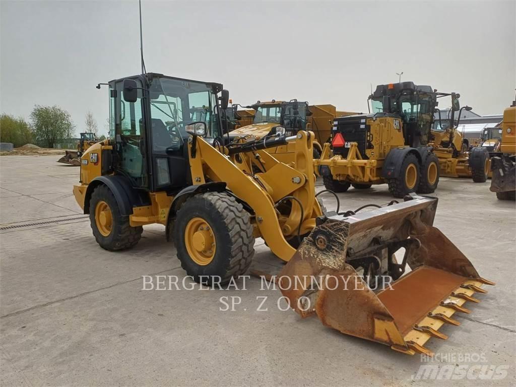 CAT 906M 輪胎式裝載機