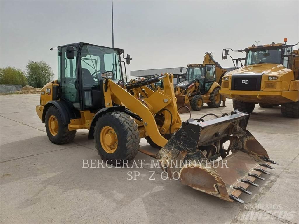 CAT 906M 輪胎式裝載機