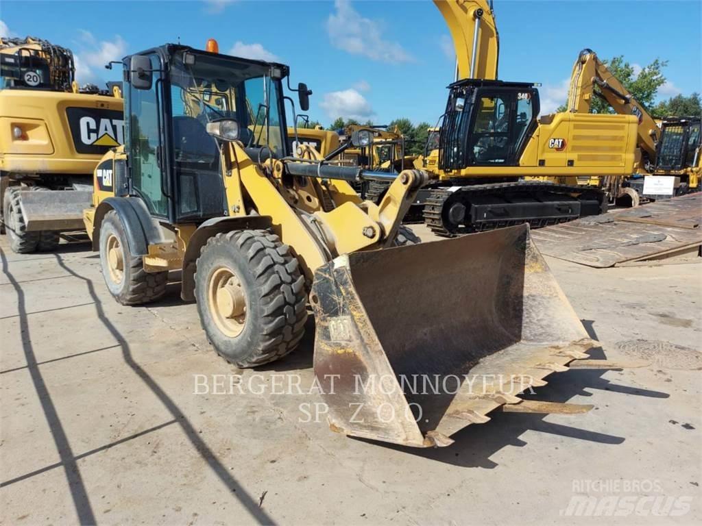 CAT 906M 輪胎式裝載機