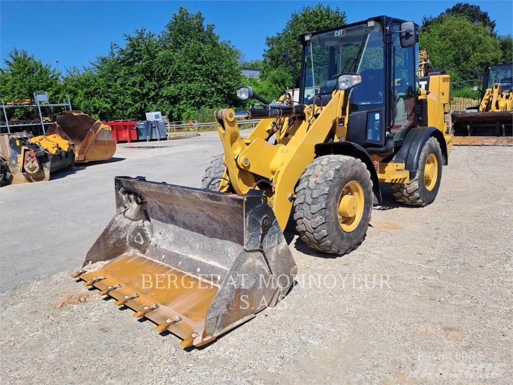 CAT 906M 輪胎式裝載機