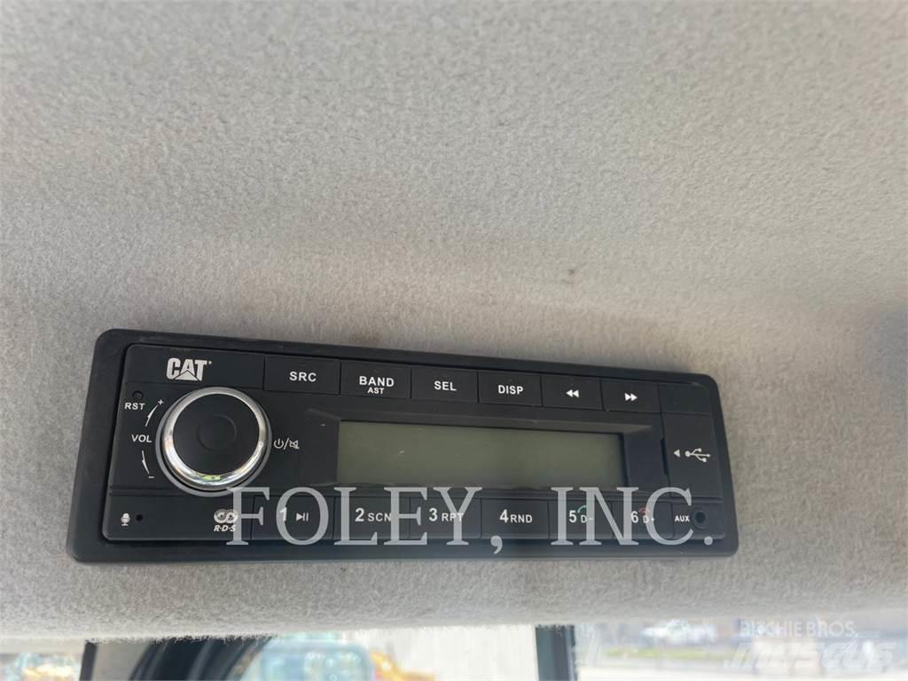 CAT 906M 輪胎式裝載機