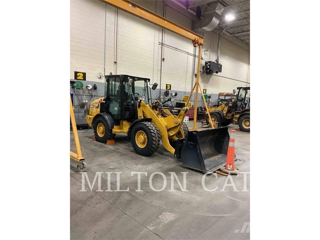 CAT 906M 輪胎式裝載機