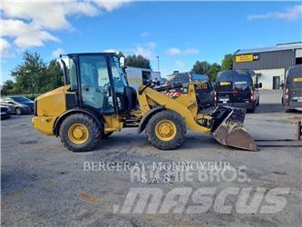 CAT 906M 輪胎式裝載機