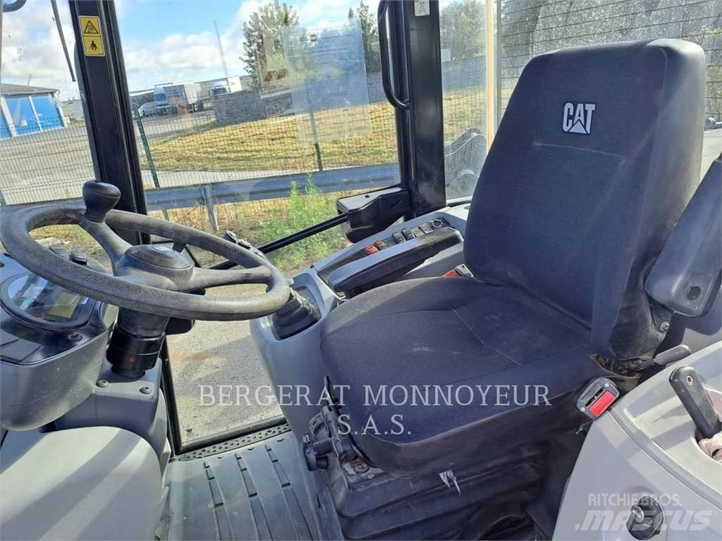 CAT 906M 輪胎式裝載機