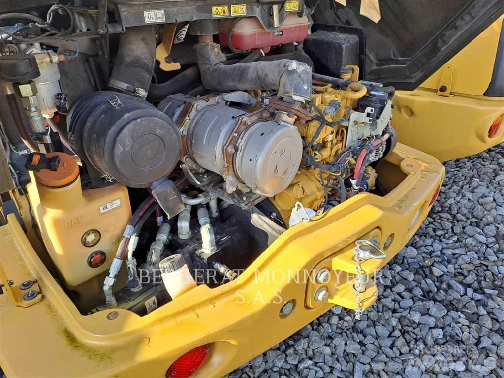 CAT 906M 輪胎式裝載機