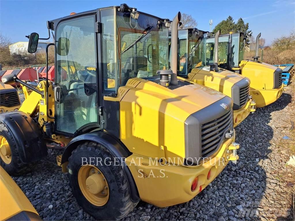 CAT 906M 輪胎式裝載機