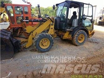 CAT 906M 輪胎式裝載機