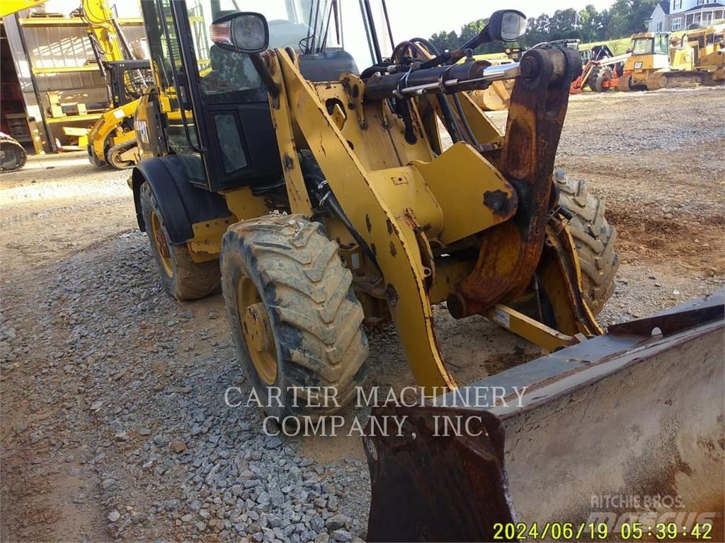 CAT 906M 輪胎式裝載機
