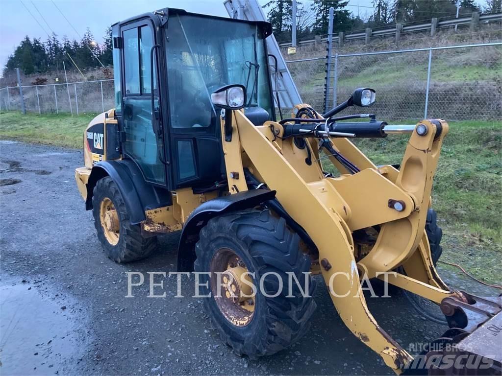 CAT 906M 輪胎式裝載機