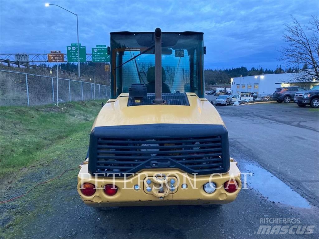 CAT 906M 輪胎式裝載機